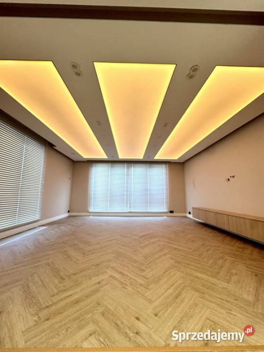 Przestronne mieszkanie z dwoma tarasami i Rok budowy 2008 Warszawa