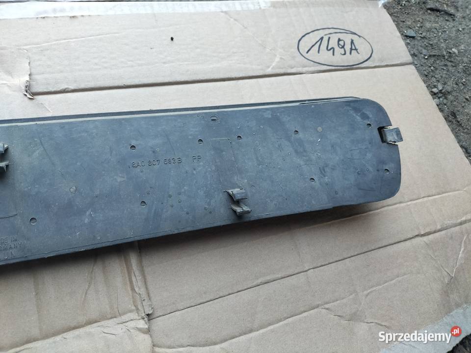 AUDI 80 B4 80B4 KRATKA ZDERZAKA ŚRODKOWA Kamień-Kolonia