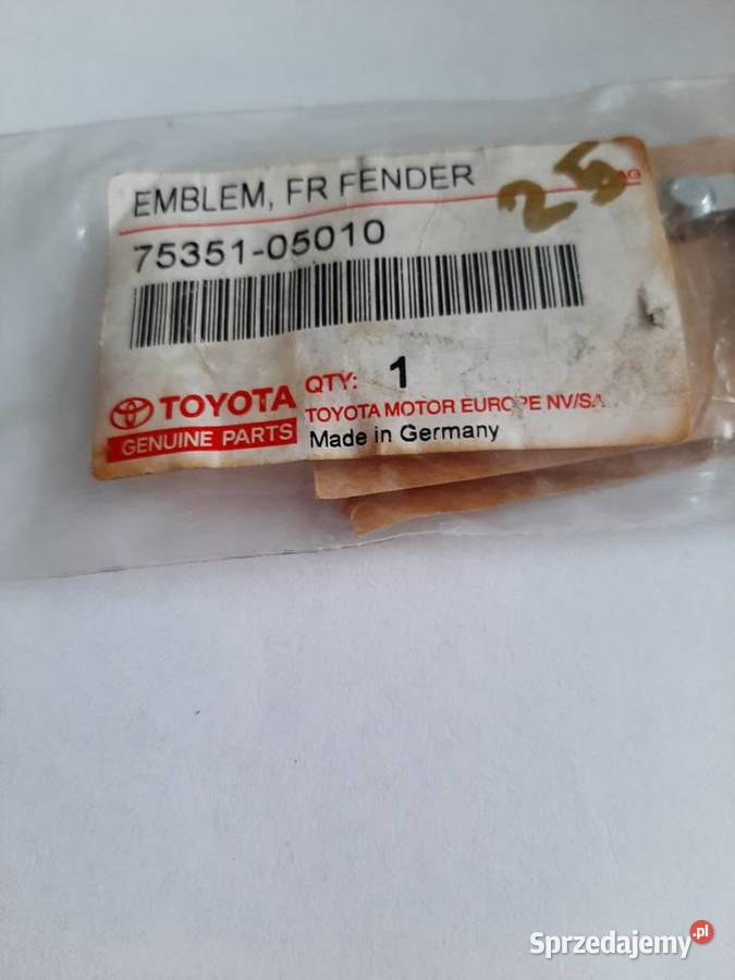 ZNACZEKEMBLEMAT 18 BŁOTNIKA TOYOTA AVENSIS T22