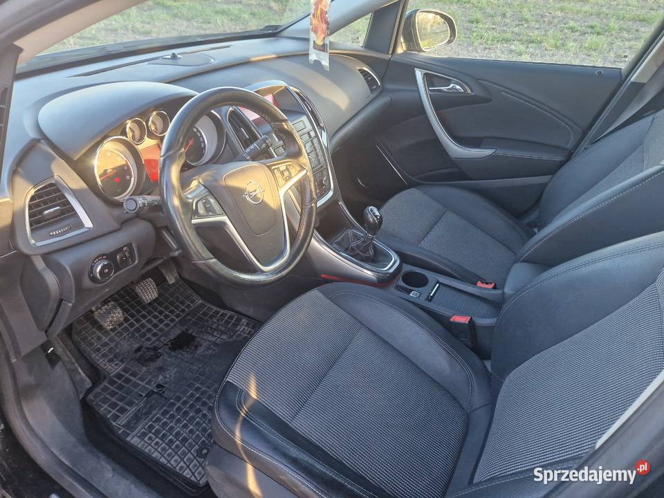 Opel ASTRA 14 Turbo 140 2012r Kombi Przasnysz