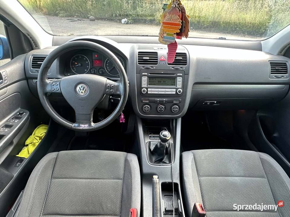 Volkswagen Golf V 2004 16 FSI 116 Rok produkcji 2004 Zgorzelec