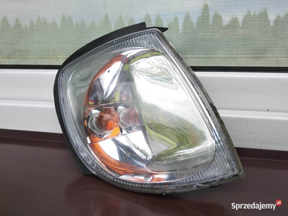 Nissan Terrano II 2 LIFT FL kierunkowskaz osobowe Sieradz