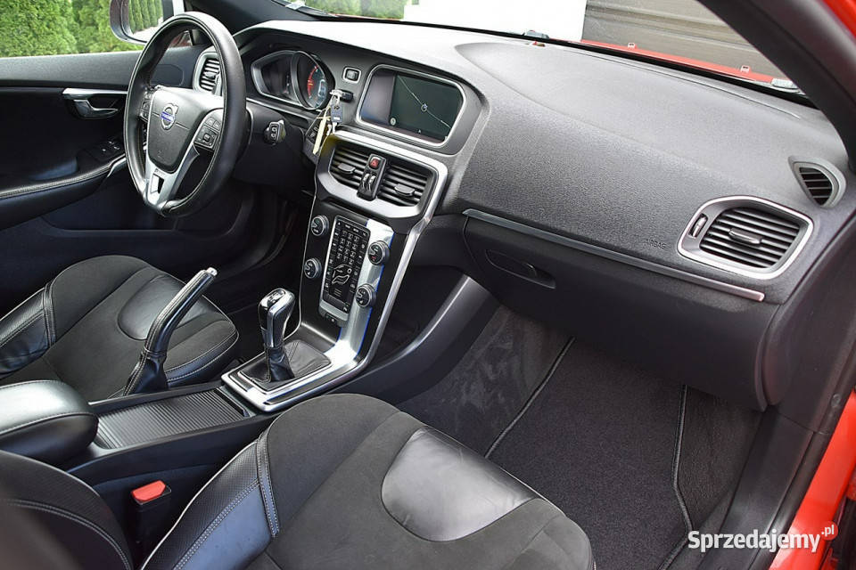 Volvo V40 20D2 120 RDesign Xenon Alcantara Led mazowieckie Nowe Kucice