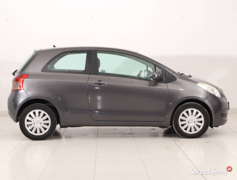 Toyota Yaris 13 manualna Piaseczno sprzedam