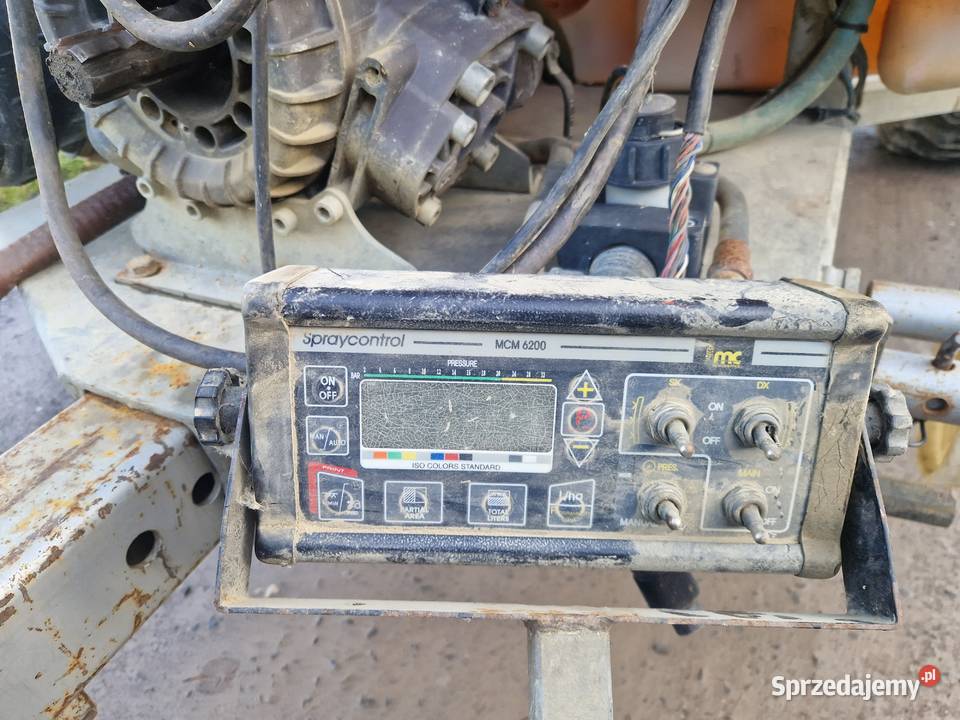 opryskiwacz sadowniczy CLM 2000 litrów kolumna Zelów