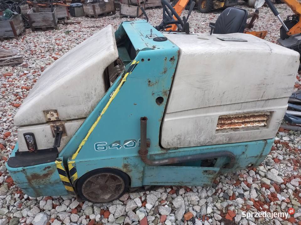 Zamiatarka tennant 6400 silnik kubota d905 3 Rok produkcji 2008 wielkopolskie