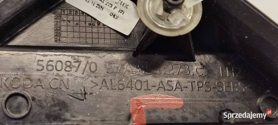 SKODA KAROQ TRÓJKĄT ZAŚLEPKA BŁOTNIKA LEWA Motoryzacja dolnośląskie