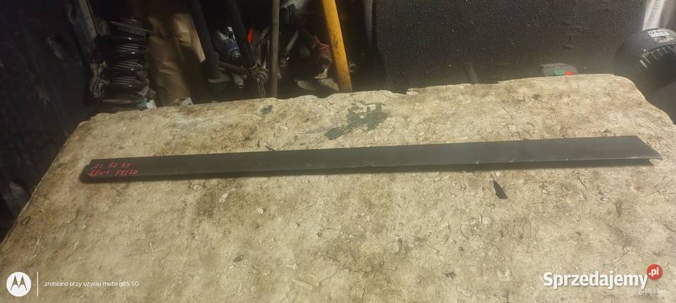 Dolna listwa drzwi lewych przednich A4 B6 B7 80 osobowe Listwy i nakładki Lubin sprzedam