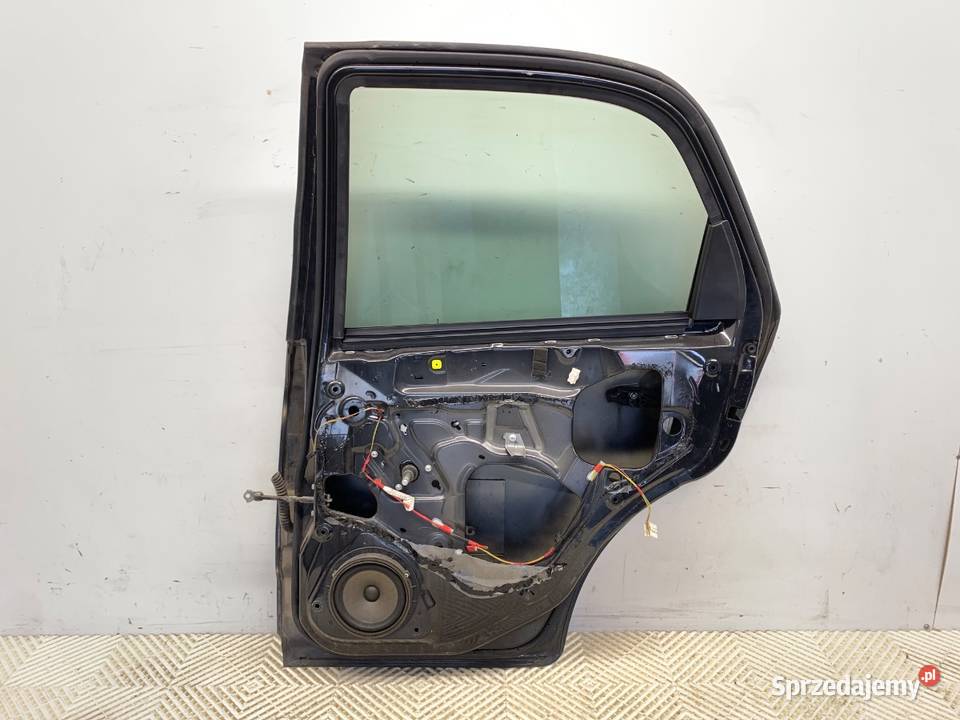 DRZWI PRAWY TYŁ SUZUKI SX4 Hatchback CZARNY sprzedam