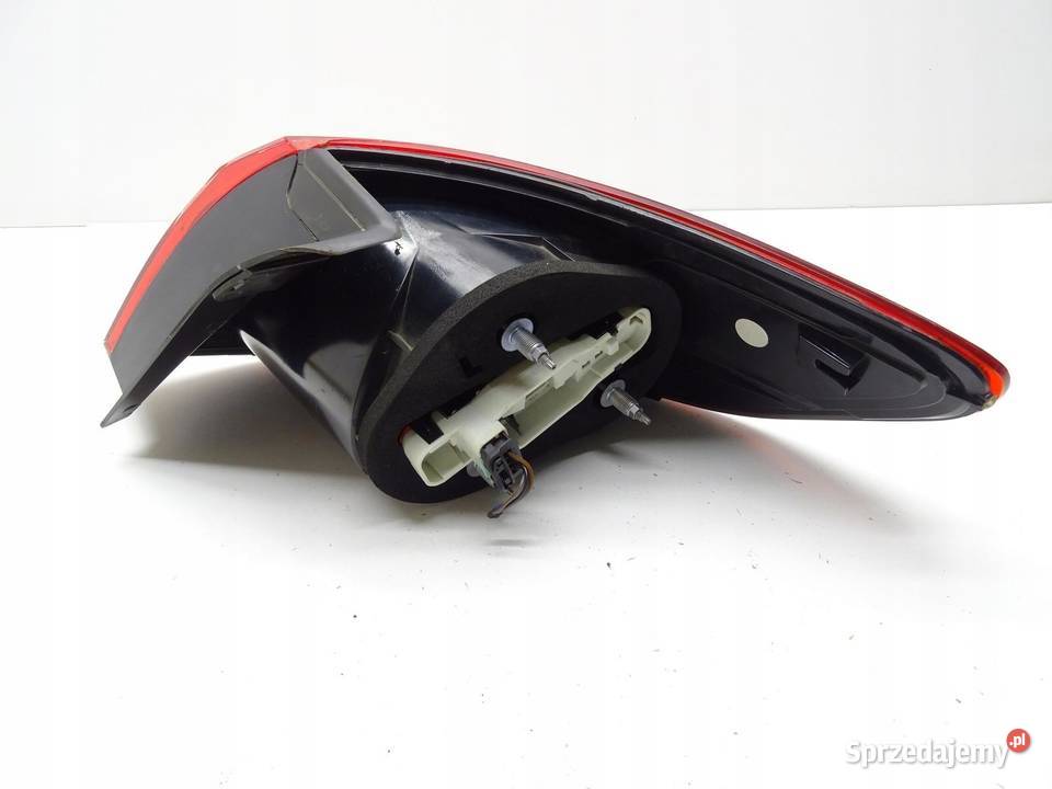 LAMPA LEWA LEWY TYŁ TYLNA W BŁOTNIK VW PASSAT CC