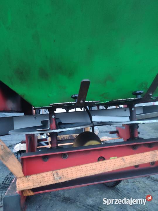Rozsiewacz Agro Tom 600 Ostrzeszów sprzedam