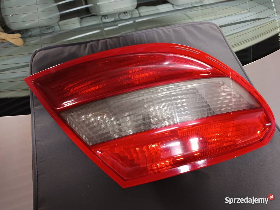 Lampy W204 sedan 2008 Konopnica