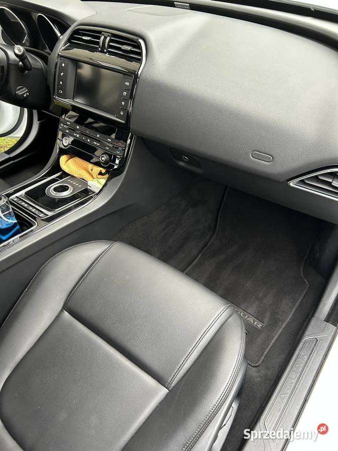 Jaguar XE 2018 benzyna 250 nowy 4/5 Borzęcin Duży