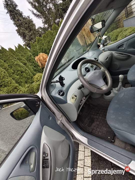 Toyota Yaris 10 benzyna Ostrowiec Świętokrzyski