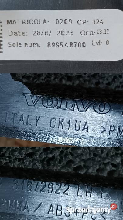 VOLVO XC60 II 17 ZAŚLEPKA NAROŻNIK TRÓJKĄT DRZWI Części montażowe sprzedam