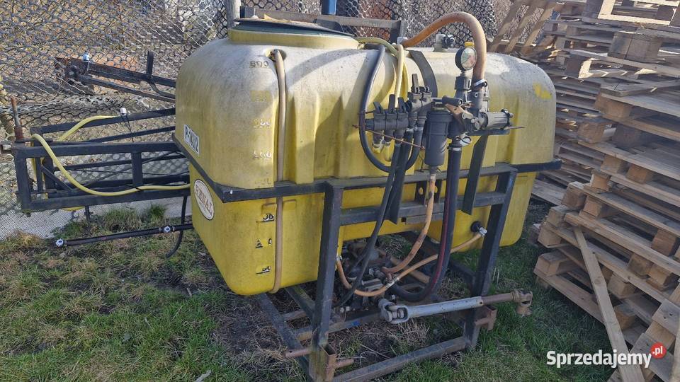 Opryskiwacz połowy 800litrow belka 15m plus dolnośląskie Trzebnica