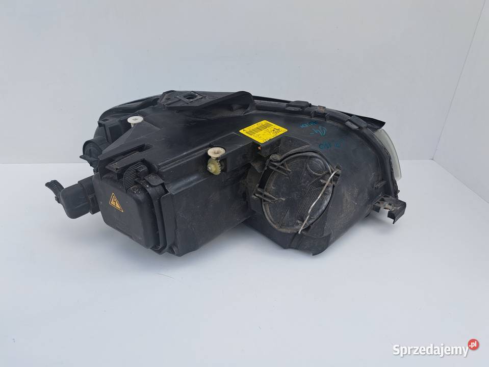 AUDI A3 8P XENON LAMPA PRZÓD PRZEDNIA LEWA Lampy przednie Słowikowo