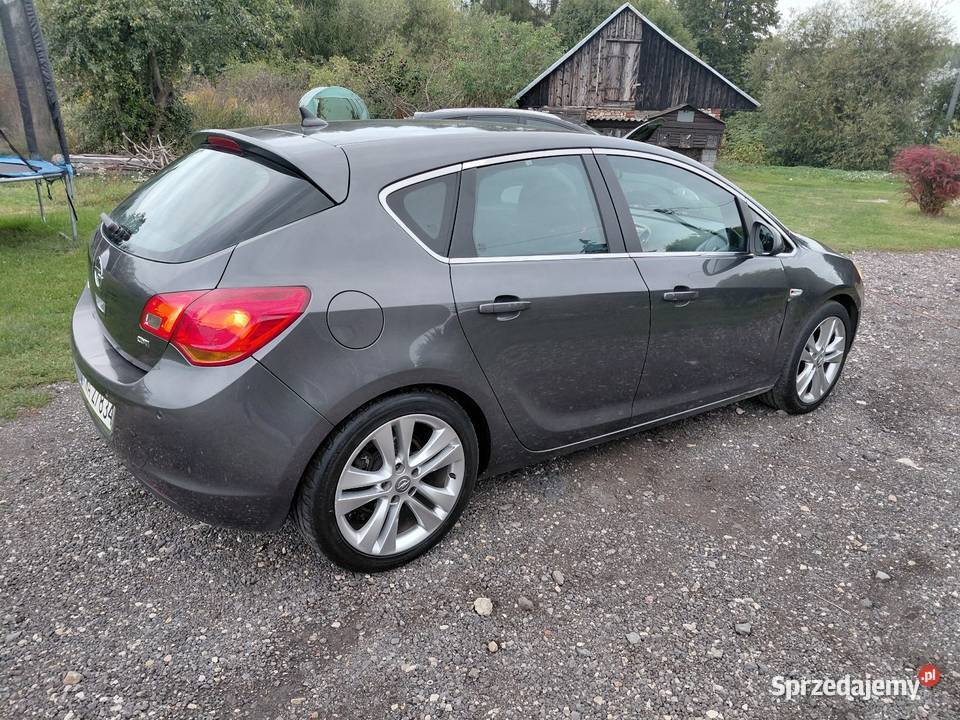 Astra j Skóry Navi 4/5 sprzedam