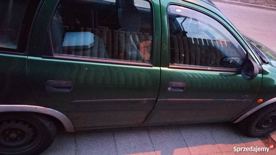 Opel corsa b 14 8v zielony na części sprzedam