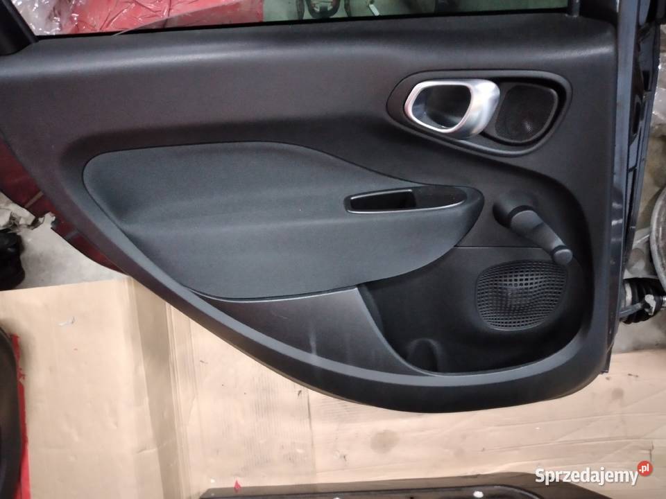 BOCZEK TAPICERKA DRZWI LEWY TYŁ FIAT 500L tapicerki samochodowe Mietków