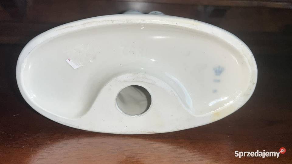 Figurka dziewczynki karmiącej gąski Syg GDR i