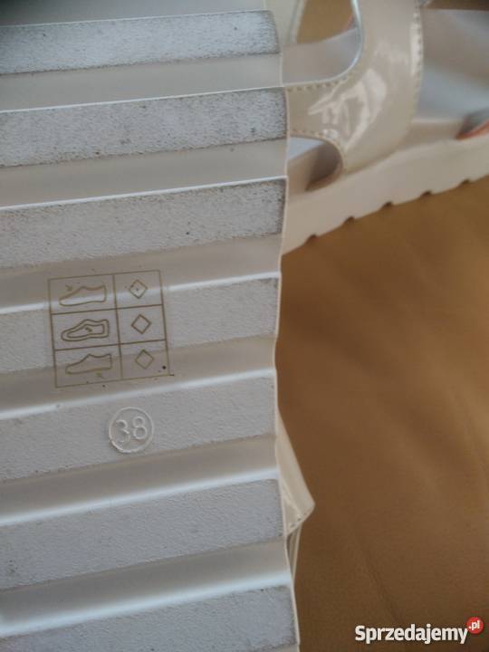 Do sprzedaży skóra ekologiczna wielkopolskie Mokronos