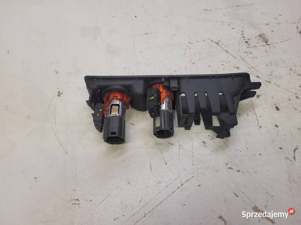 GNIAZDO ZAPALNICZKI AUDI A1 8X Q3 8U 8U2863349C Przystajń