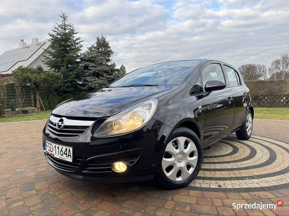 Opel Corsa D 2010 12 Benzyna