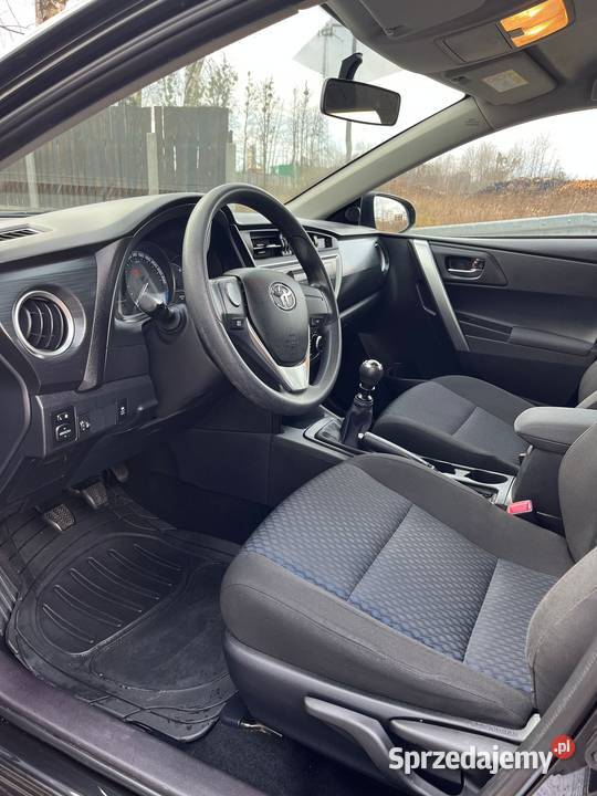 Toyota Auris Kombi 16 benzyna Rok produkcji 2014 Pisz