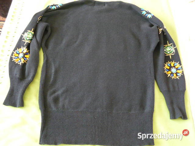 Sweterek bluzka wyszywana