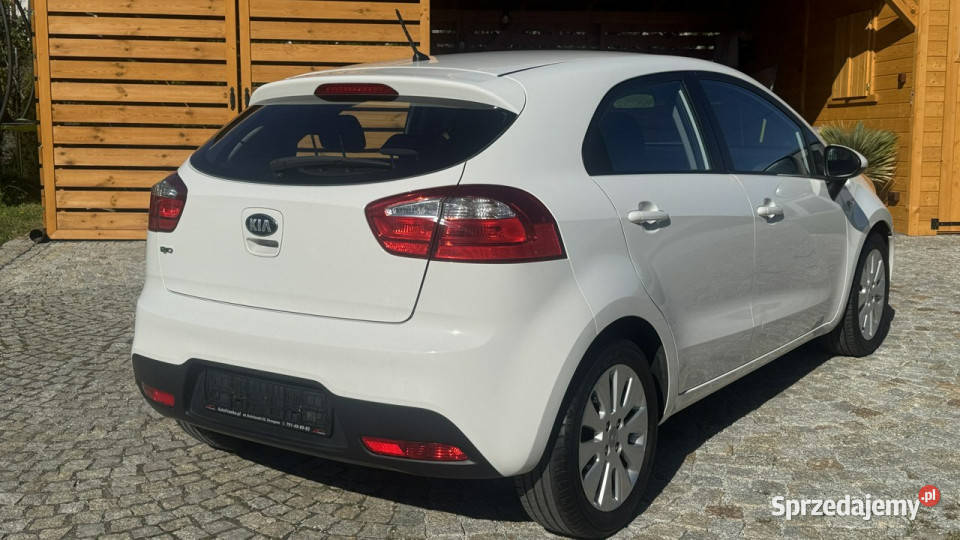 Kia Rio 12 Benzyna 85 z Niemiec 2 kpl kół 100 elektryczne lusterka Strzegom sprzedam