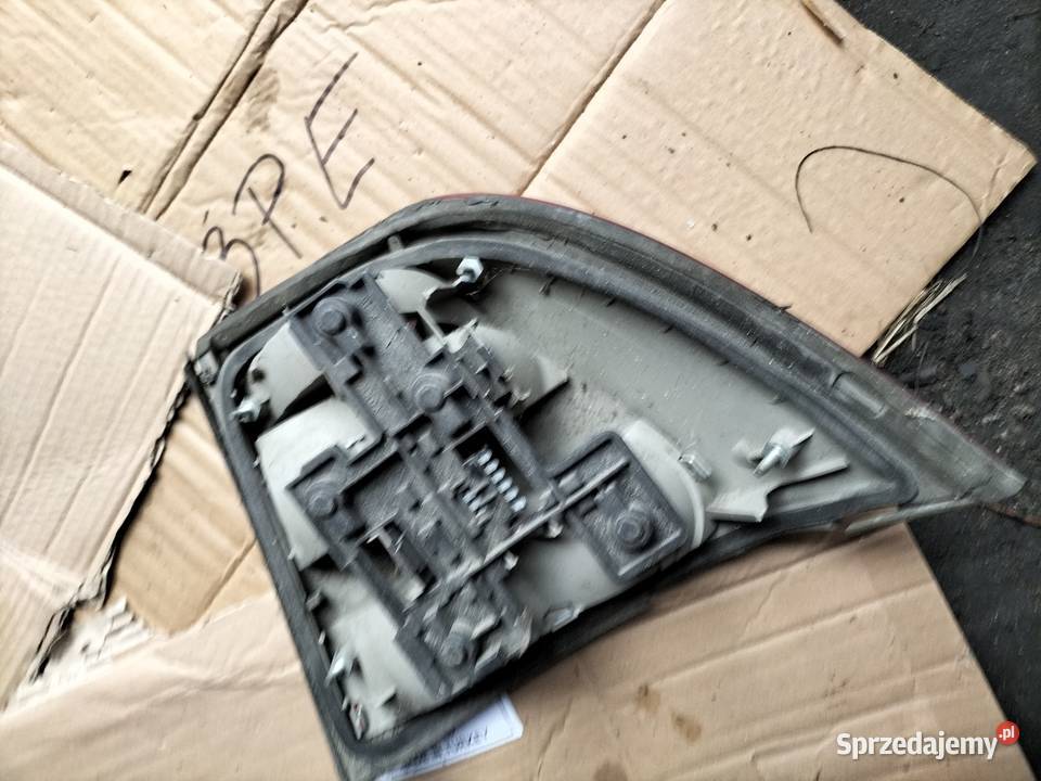 LAMPA TYLNA LEWA VECTRA B LEWA osobowe Oświetlenie