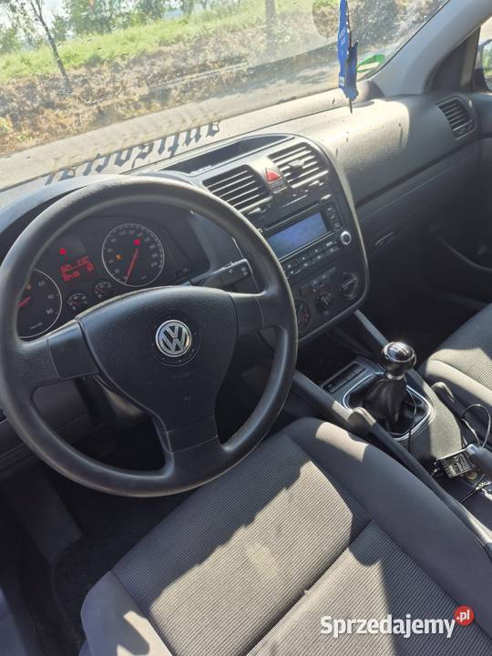 Volkswagen Golf V 16 Benzyna 2005 Wyrazisty Styl Nowy Sącz sprzedam