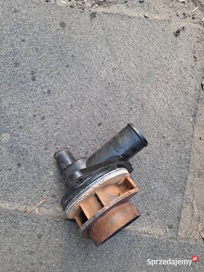 Króciec pompy wody 14 KFX saxo peugeot citroen osobowe małopolskie