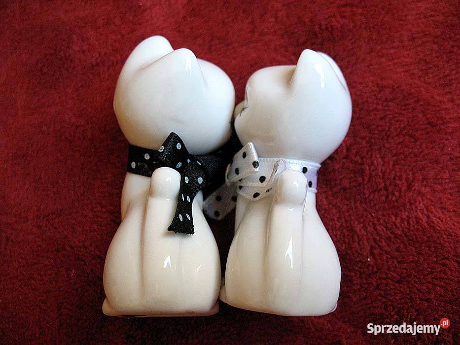 Kot dwa małe kotki z kokardą porcelana 6 x 4 x 3 Siedlce sprzedam