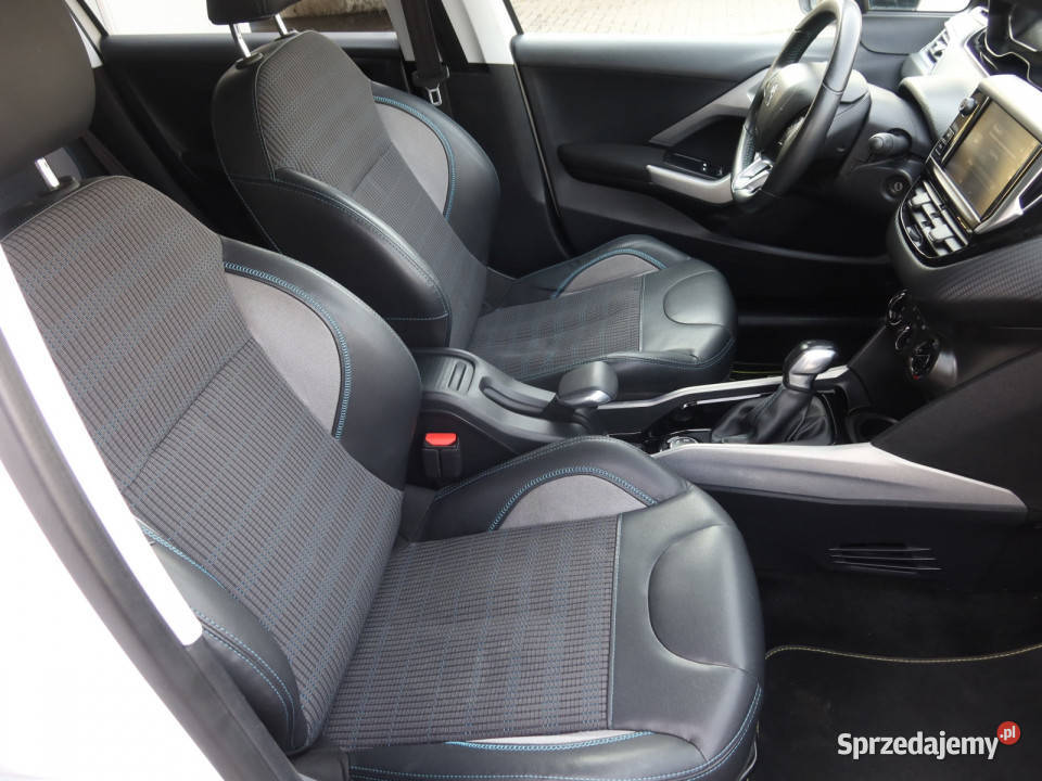 Peugeot 2008 12 PureTech benzyna Katowice