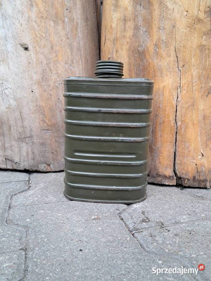 Stary filtropochłaniacz do maski przeciwgazowej