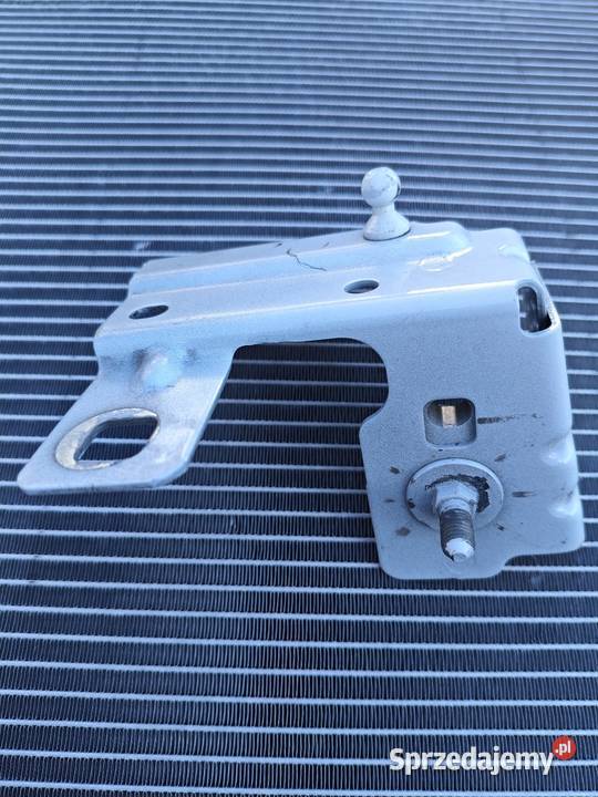 Renault Trafic IV mocowanie błotnika lewy przód