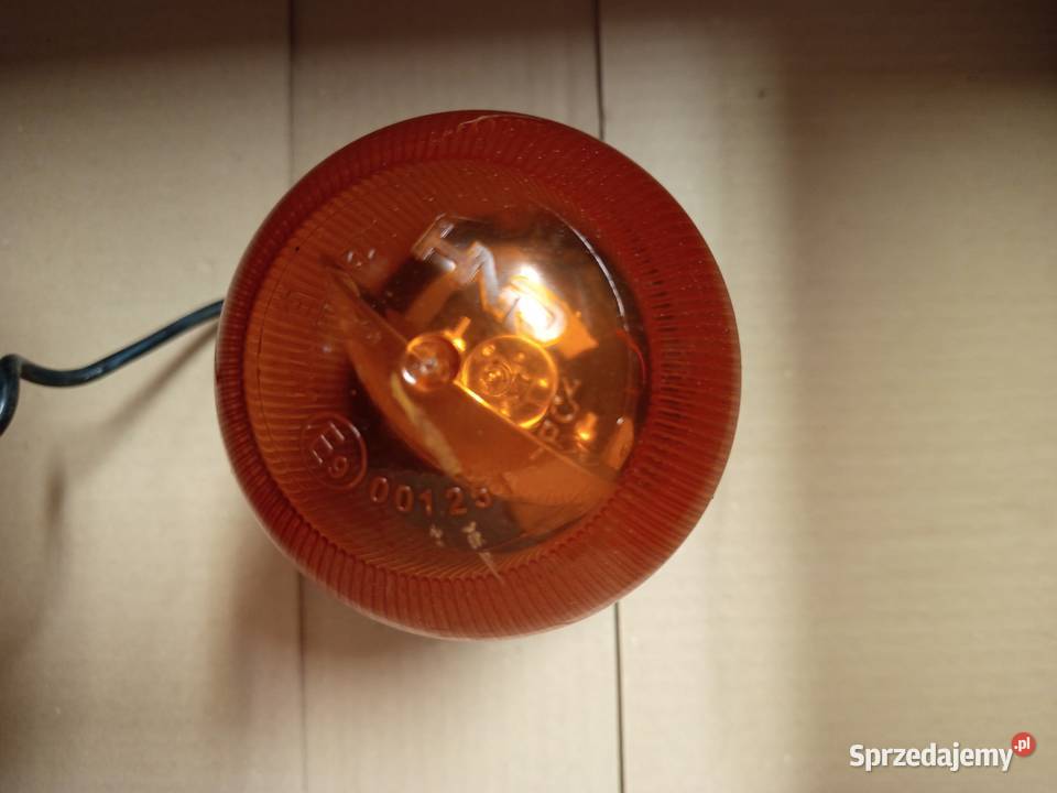 Reflektor ostrzegawczy CNH