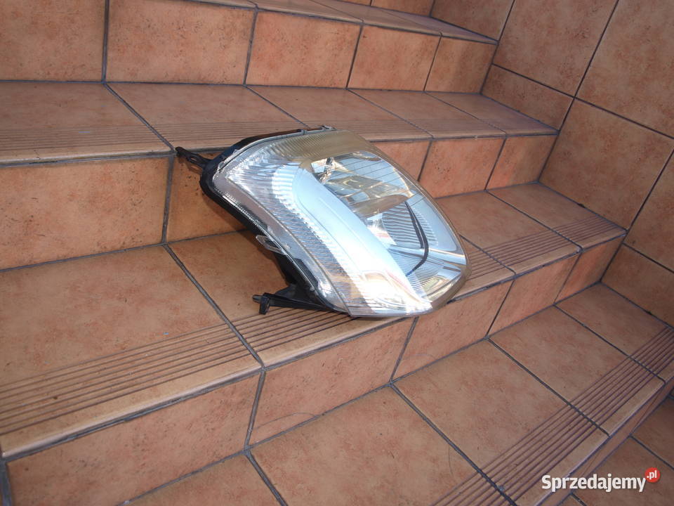 Citroen C2 lampa prawa przód 2002 2009r europa Kalisz