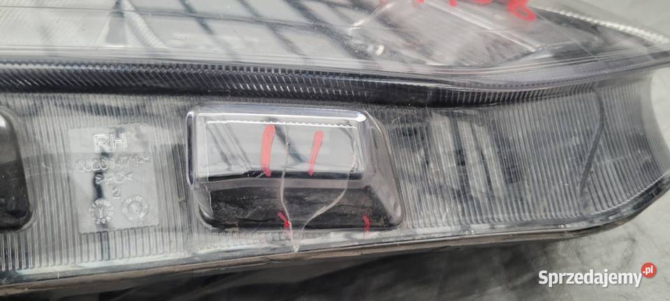 LAMPA PRAWA REFLEKTOR PRAWY FORD FOCUS MK4 18 Motoryzacja Ruda Śląska