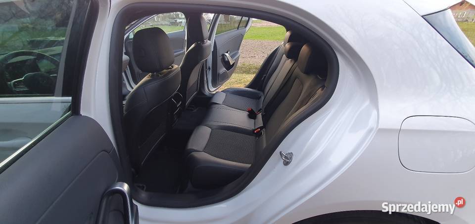 Mercedes A200 Benzyna 40000 2021r Ledy Biała poduszka powietrzna Tomaszów Lubelski