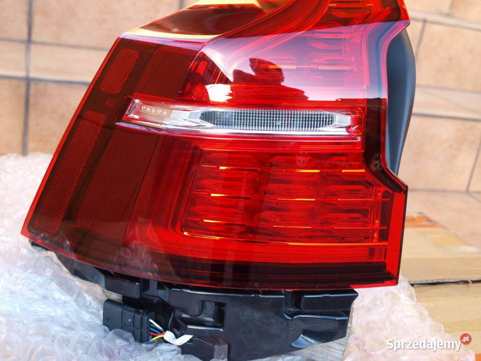 Volvo V60 II lampa lewa tył Led 2018 2022r Kalisz