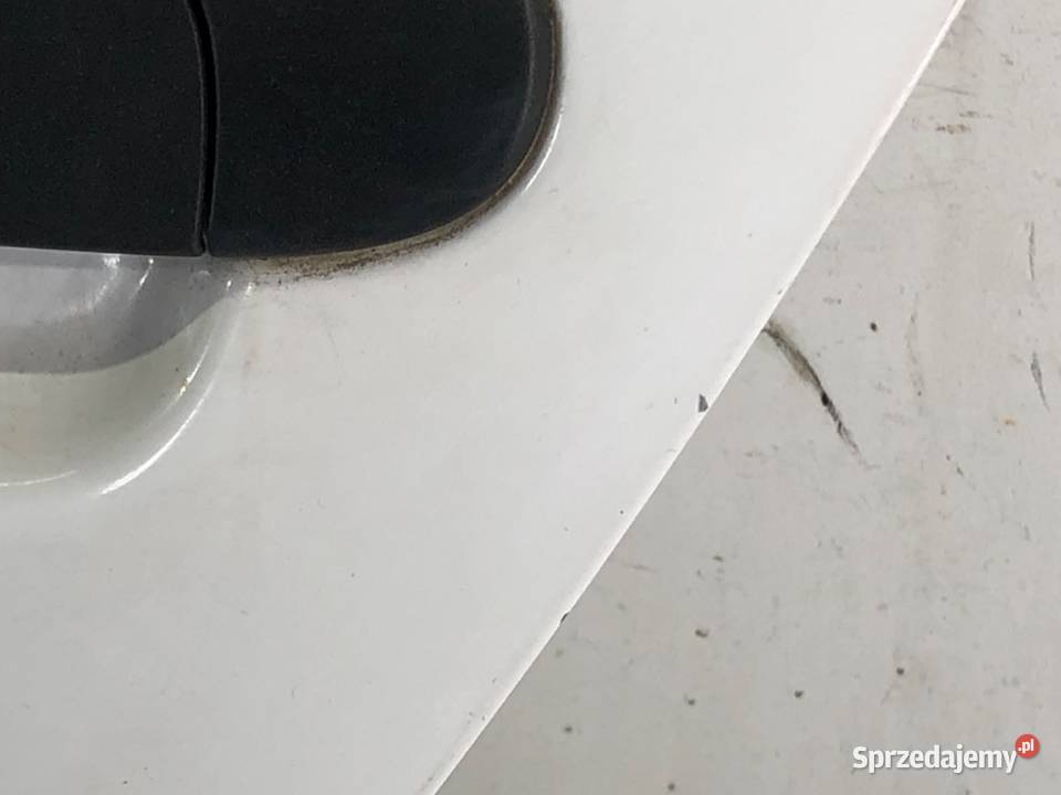 DRZWI LEWY TYŁ TOYOTA YARIS I Hatchback 9905