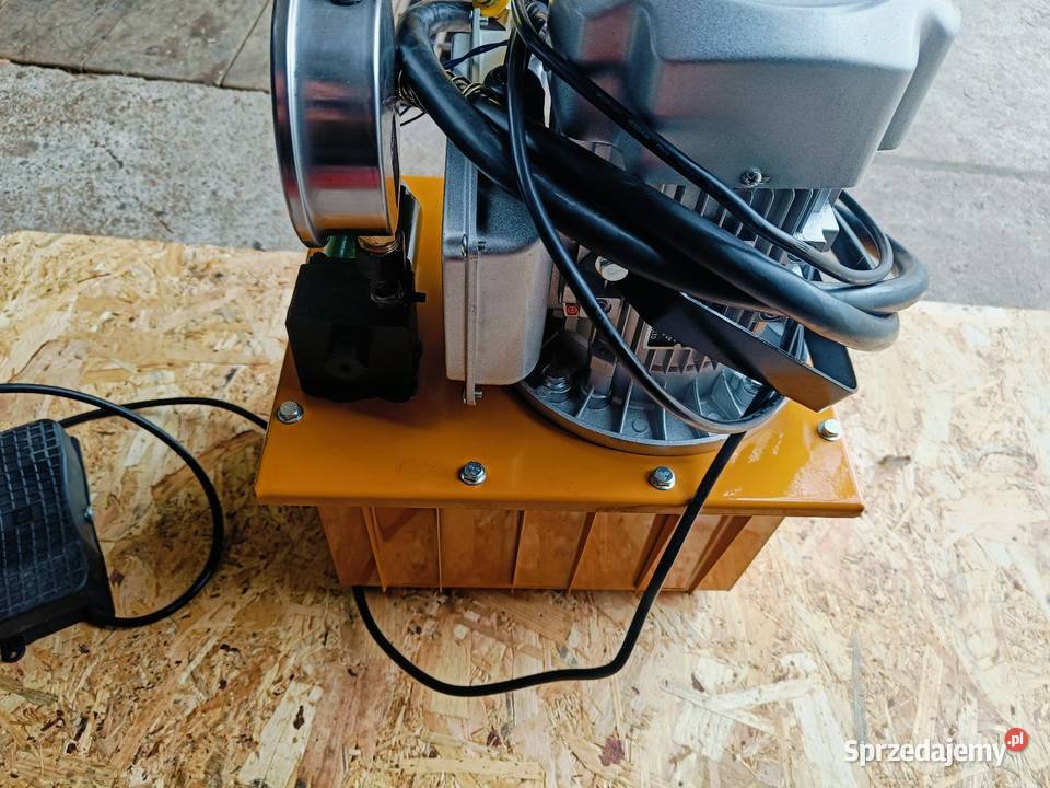 Zakuwarka do węży hydraulicznych z Niemiec Pozostałe Ostrówki sprzedam