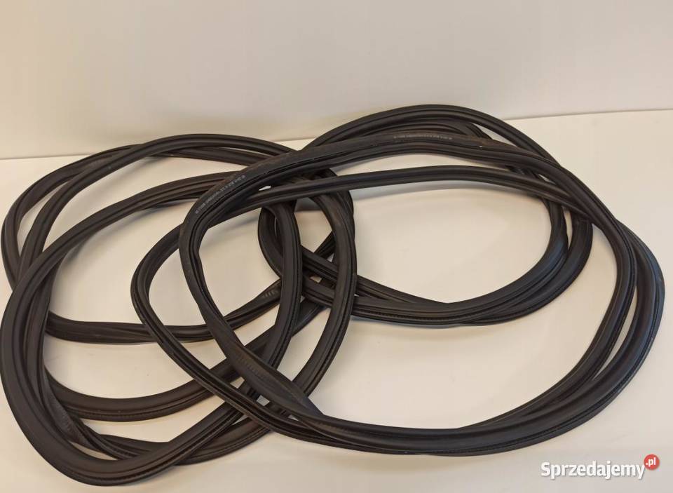 SEAT ARONA USZCZELKA DRZWI PRZÓD TYŁ 6F9867365 Motoryzacja