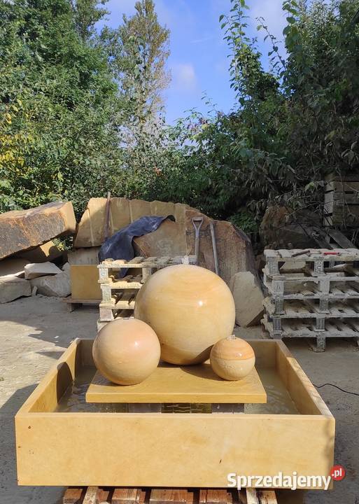 Fontanna z kamienia naturalnego piaskowca Baseny i oczka wodne dolnośląskie Kamienna Góra