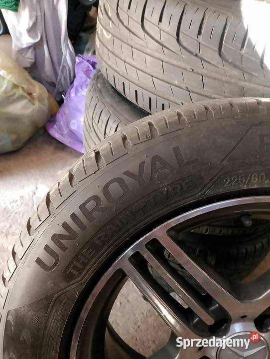 Opony R17 22560 lubelskie Korolówka sprzedam