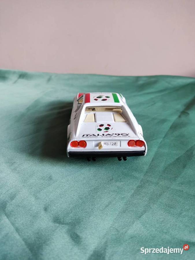 Model samochodu 124 Ferrari 308 GTB Italia 1990 Głuchołazy