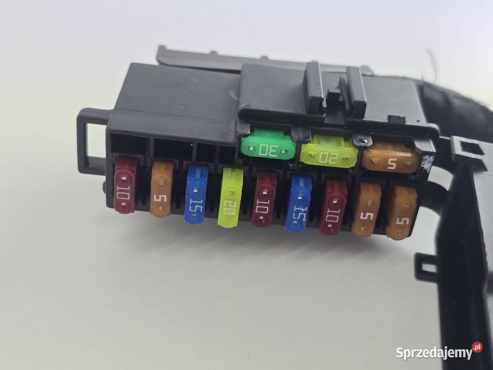 PUSZKA BEZPIECZNIKOW WTYCZKA BEZPIECZNIK TRIUMPH Wiązki elektryczne łódzkie Janowice